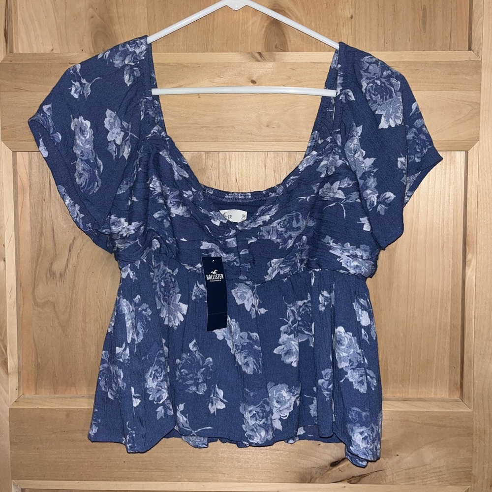NWT Hollister top